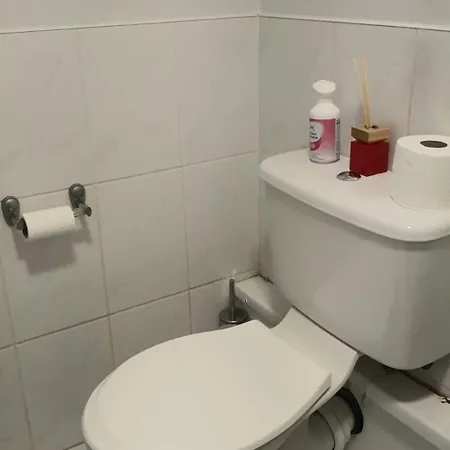 Apartment 2 Bedroom 8 *