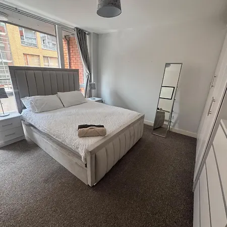2 Bedroom 8 公寓 *