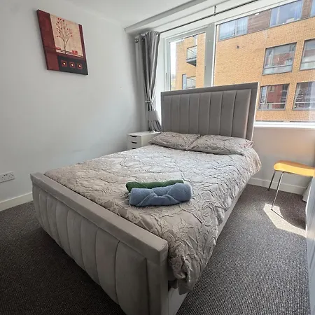 아파트 2 Bedroom 8 *